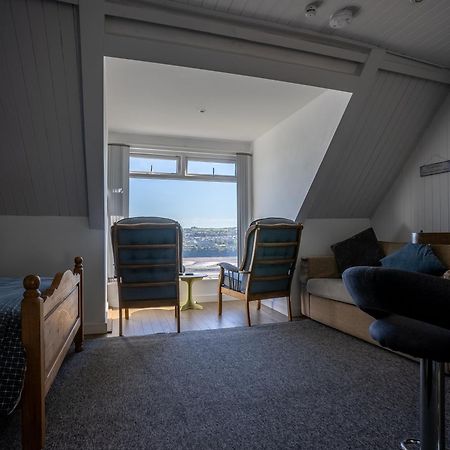 Seasidesteps Fishguard Bagian luar foto