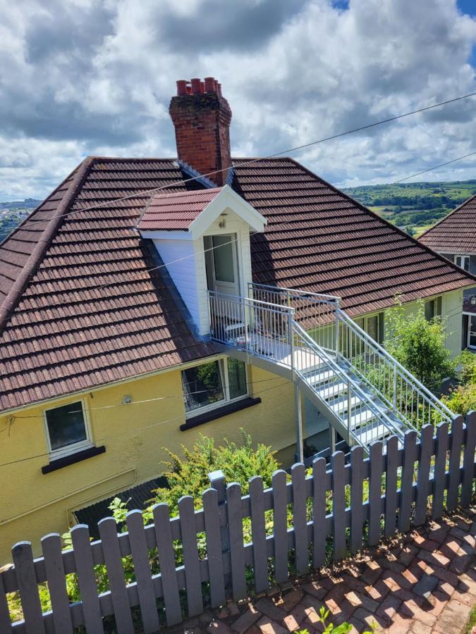 Seasidesteps Fishguard Bagian luar foto