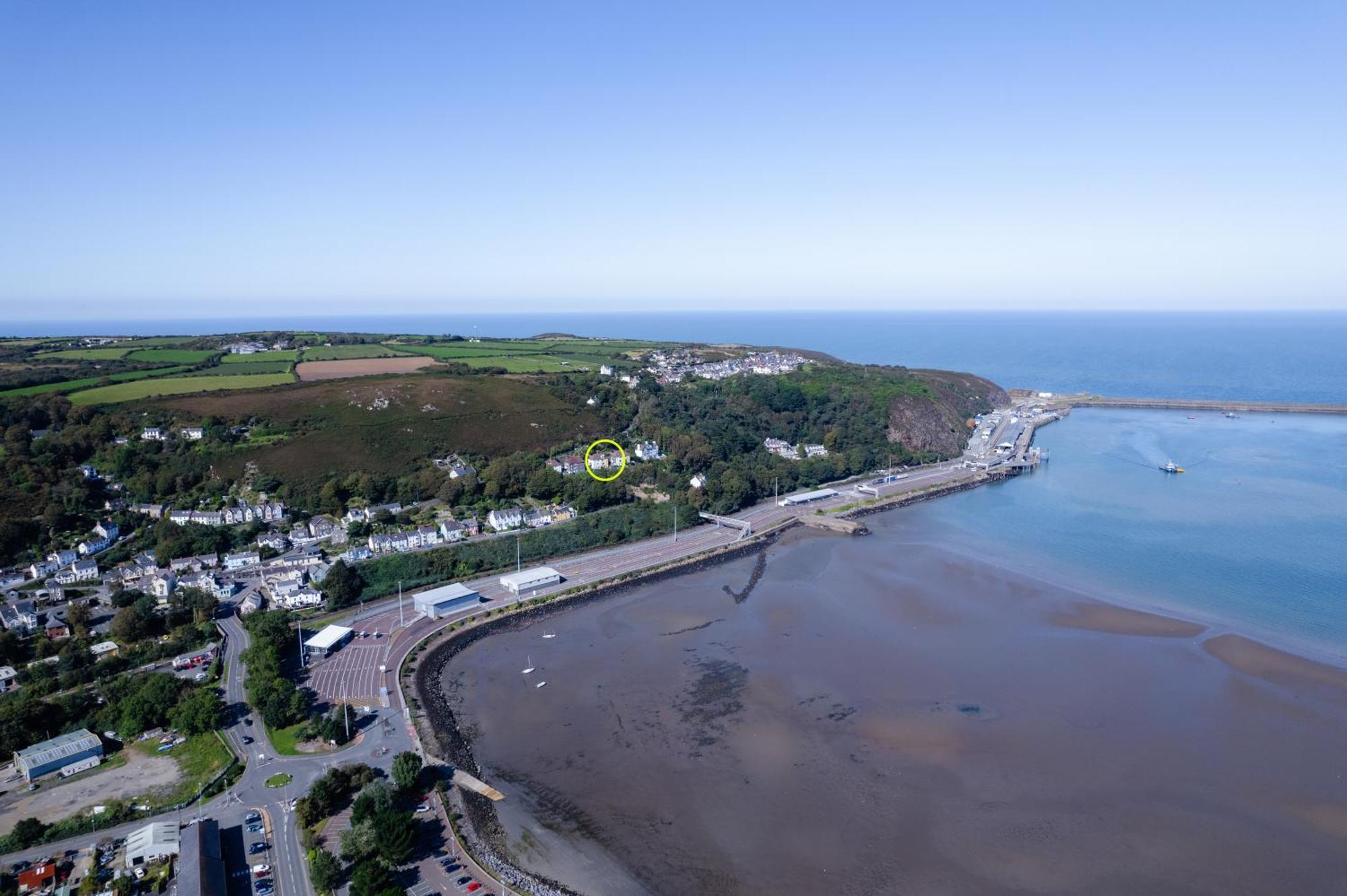 Seasidesteps Fishguard Bagian luar foto